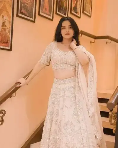 Escort Ahmadnagar
